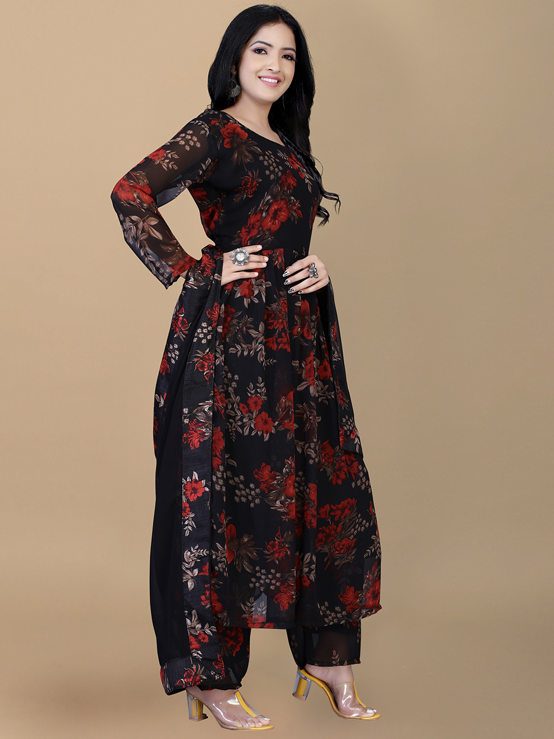 NEW LETEST PRETTY FLORAL DESIGNER WOMAN GOWNS